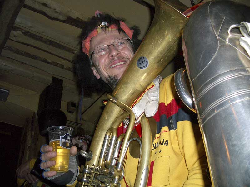 f&ouml;teli doorz&ouml;gli