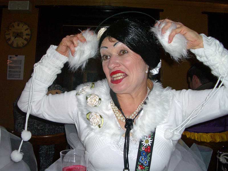 f&ouml;teli schmodo
