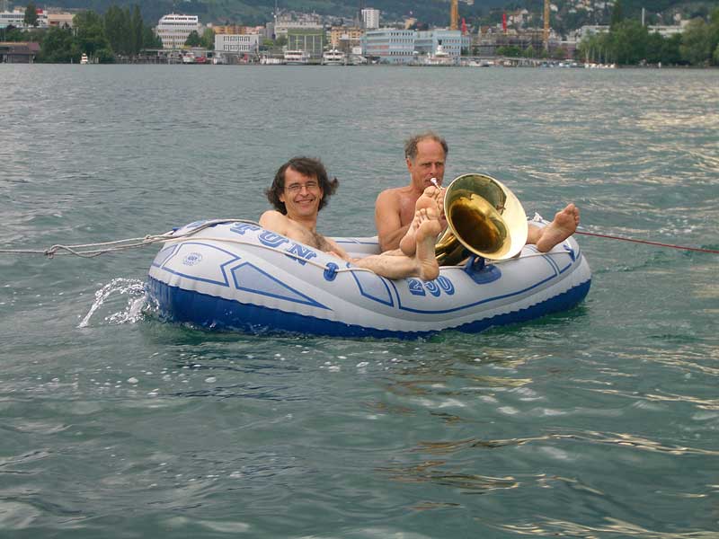 br&ouml;&ouml;tl&auml; ond baad&auml; bem beat