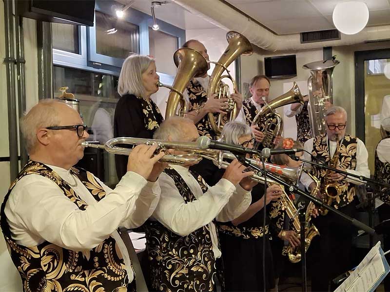 n&ouml;ischt&auml;dtli